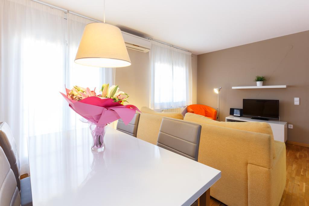 Letsgo Sagrada Familia Penthouse Apartment Barcelona Exterior photo
